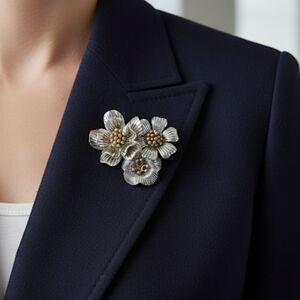 Liz Claiborne Floral Mixed Metal Brooch Beaded Center Silver Gold